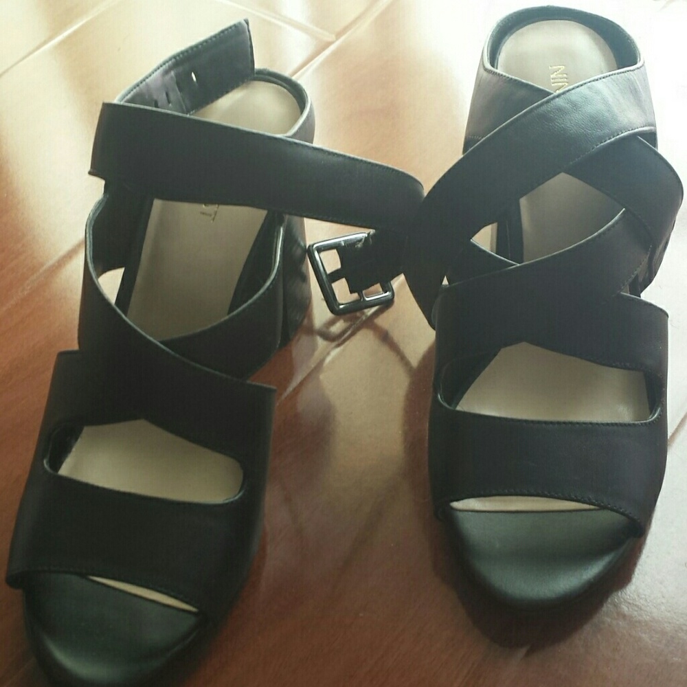 Nine West Black strappy heel sandals size New